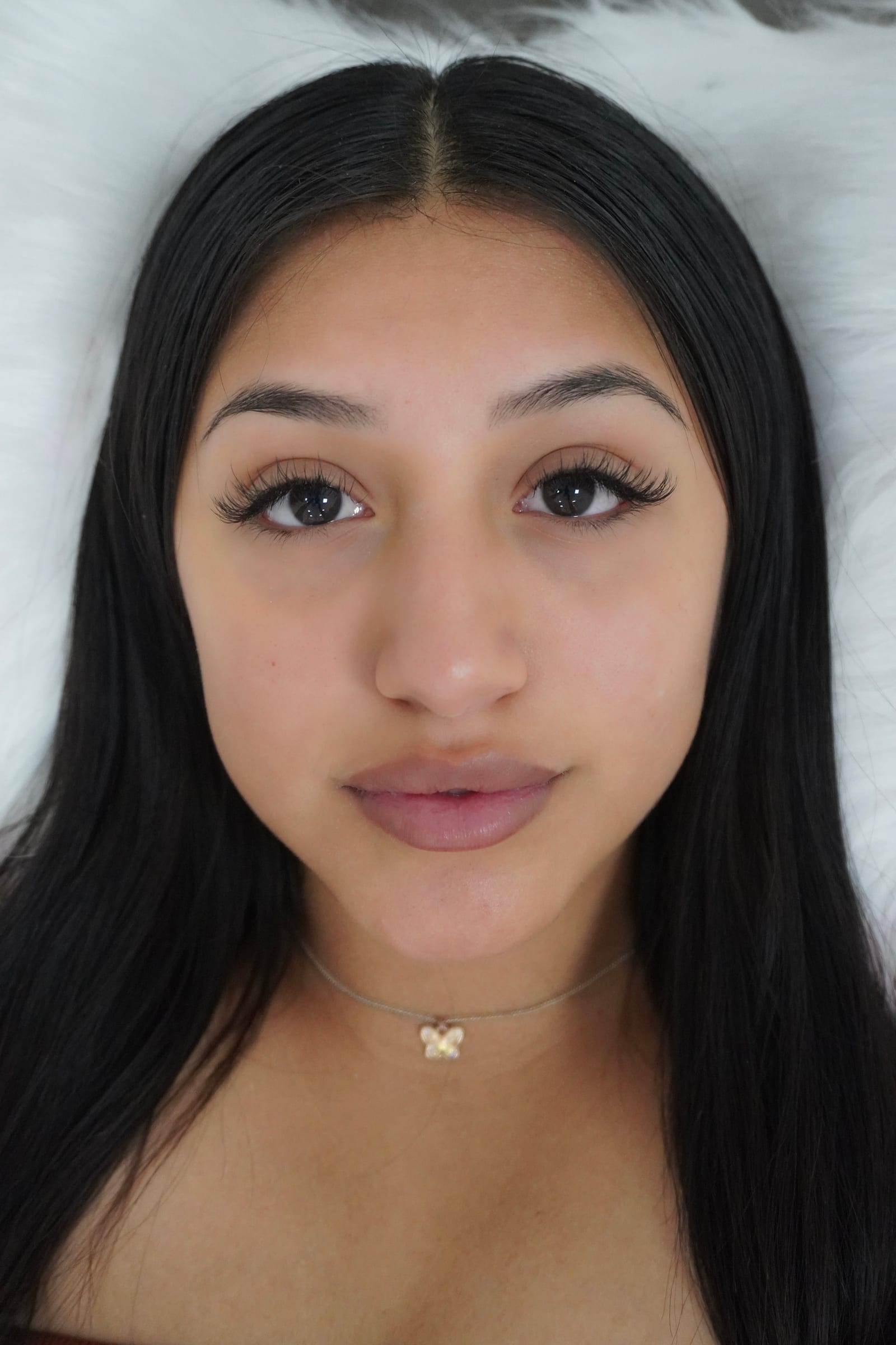 Portrait showing a softly defined Classic lash set.