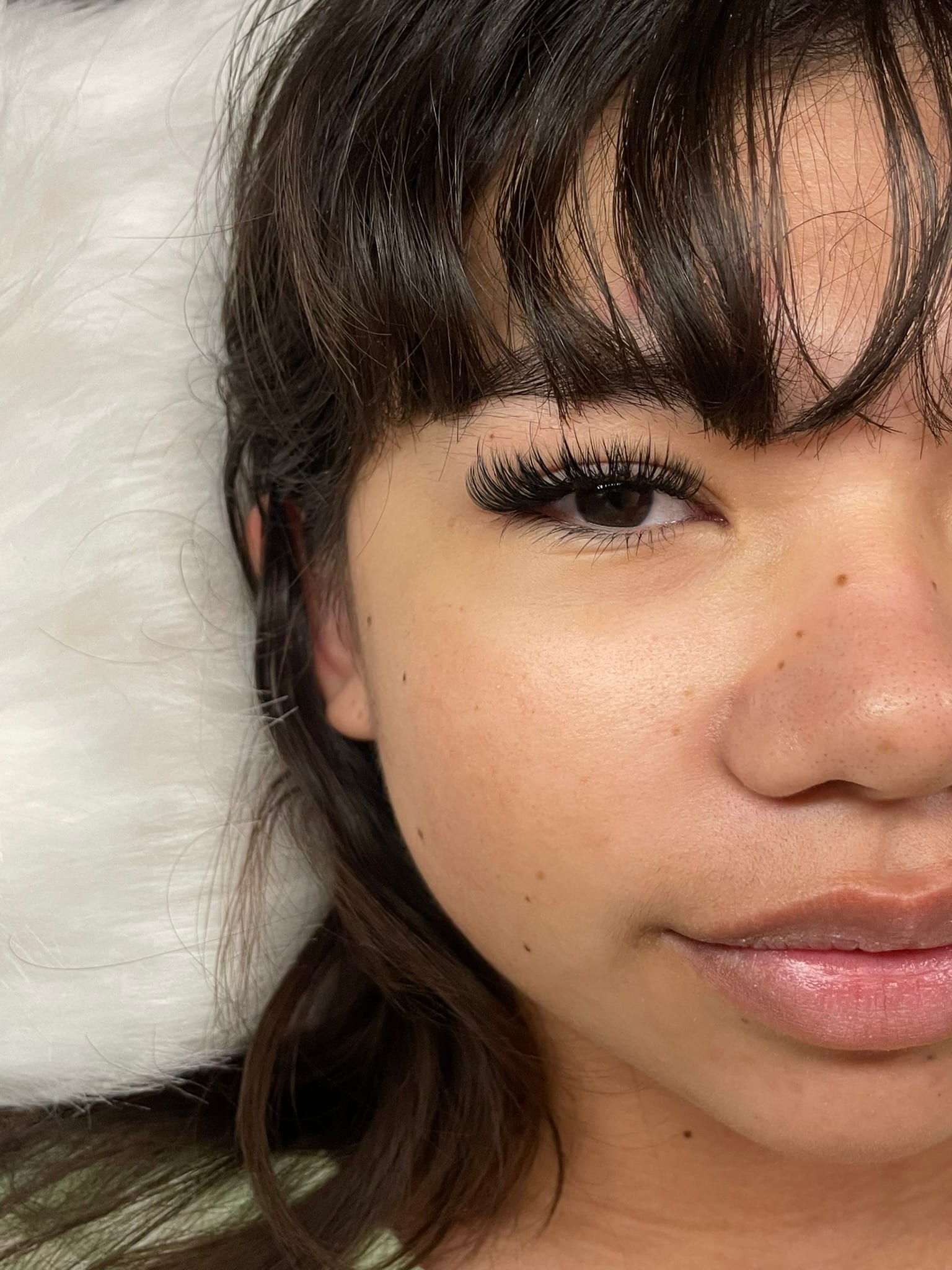 Close-up of an eye framed by a Hybrid lash set.